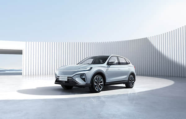 新能源车市占率将超燃油车，谁能先笑到2年后？